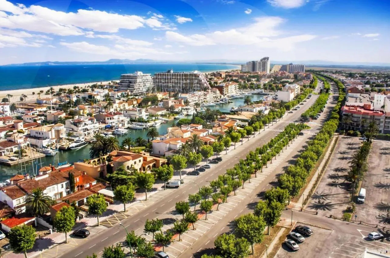 Estudio Moderno Con Terraza Y Vistas Al Mar Empuriabrava